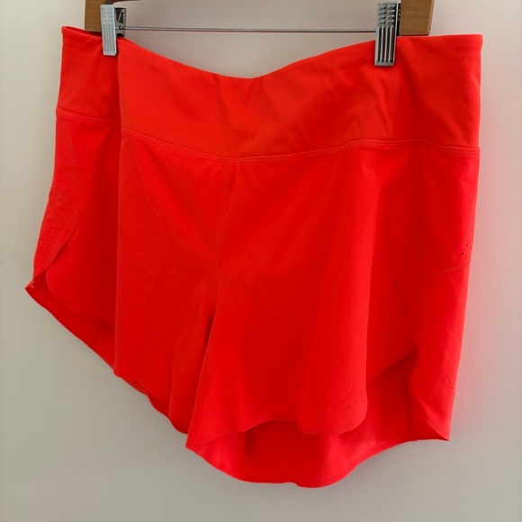 Althleta Allyson Felix Run With It Shorts - Picture 3 of 8